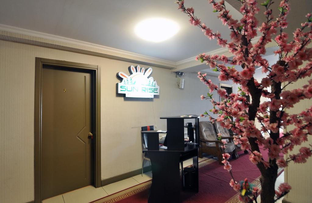 Sun Rise Hotel 第比利斯 外观 照片